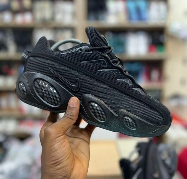 Chaussures de sport noires tendance