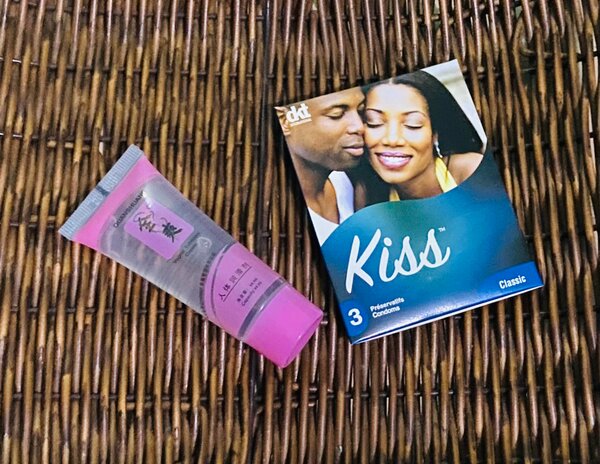 3 Préservatifs + 1 lubrifiant