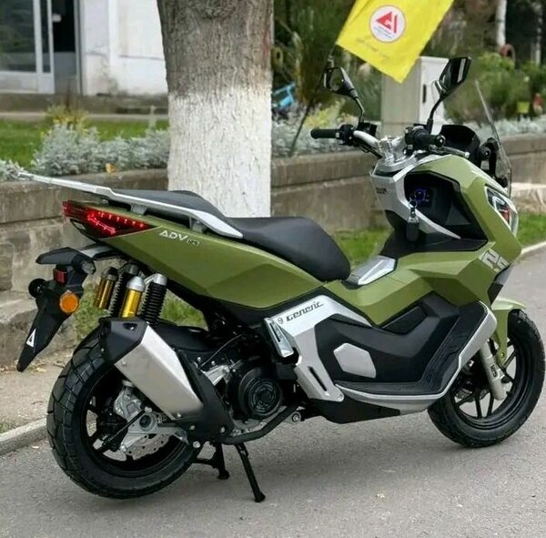 Scooter ADV 125 vert