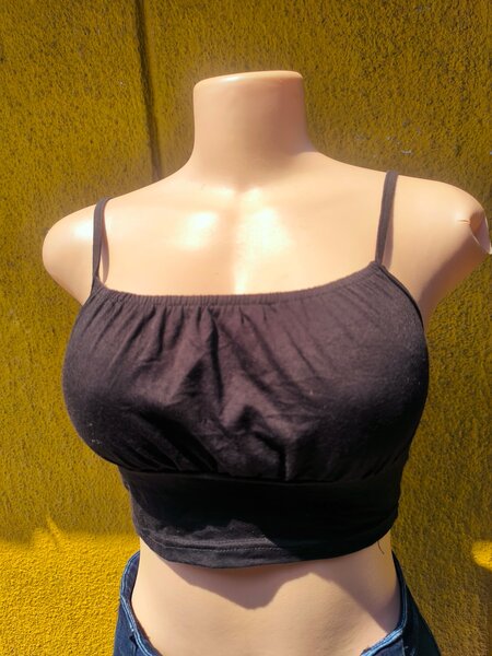 Top court à bretelles