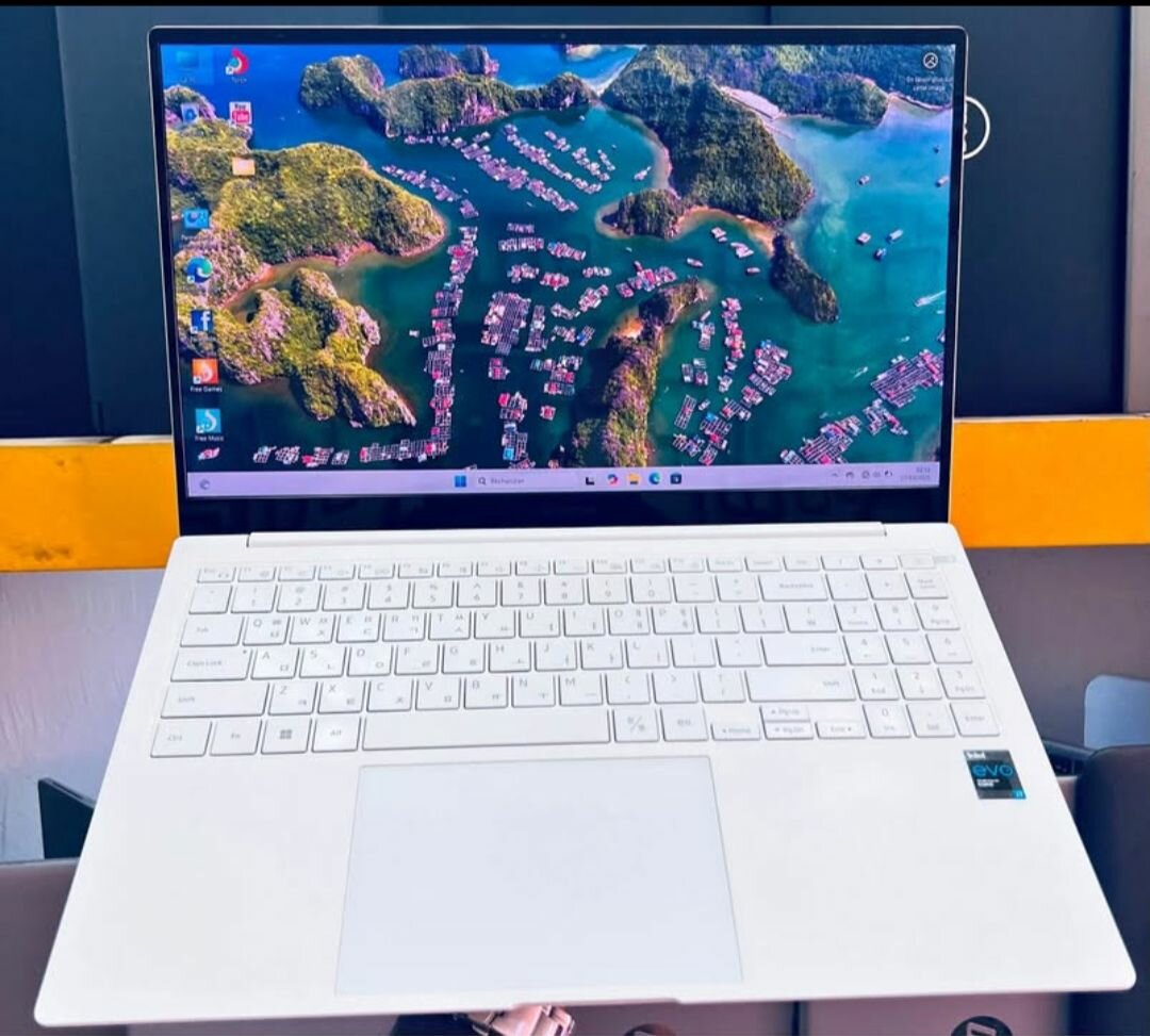 Samsung Galaxy Book2 Blanc - Ordinateur Portable