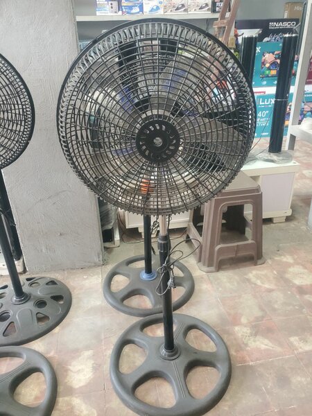 Ventilateur sur pied réglable