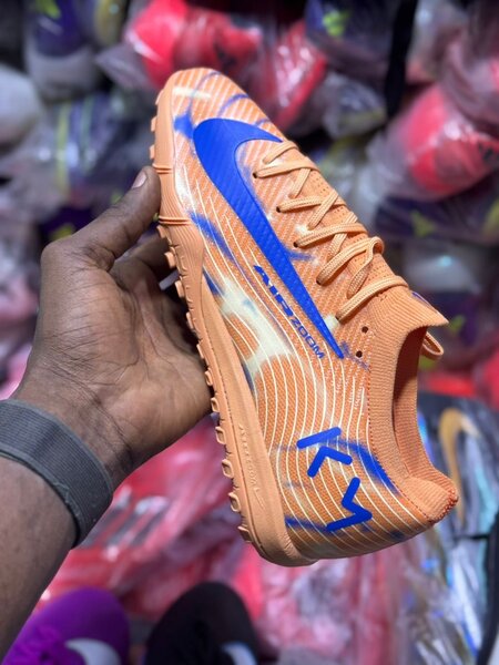 Chaussures de Football Dynamiques