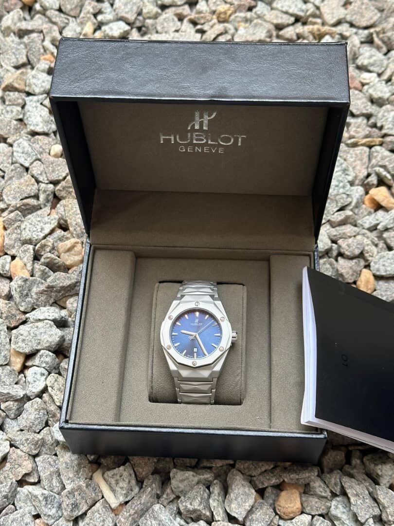 Montre Hublot en Acier Inoxydable