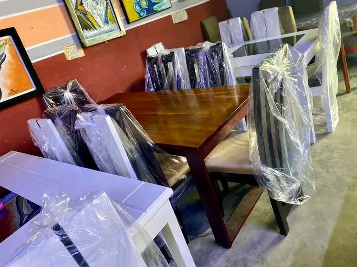 Ensemble table et chaises salle à manger