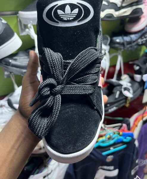 Chaussures Adidas Campus noires et roses