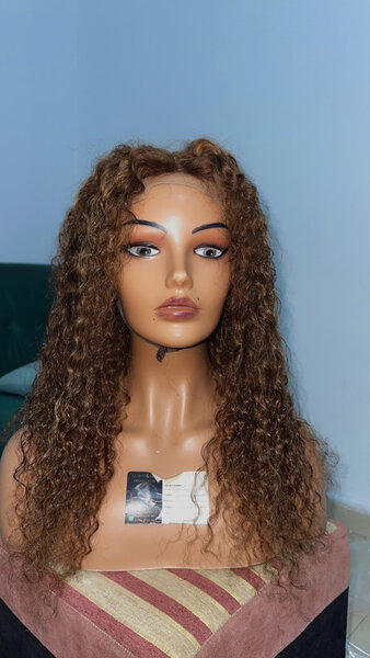 Perruque Bouclée naturelle T26