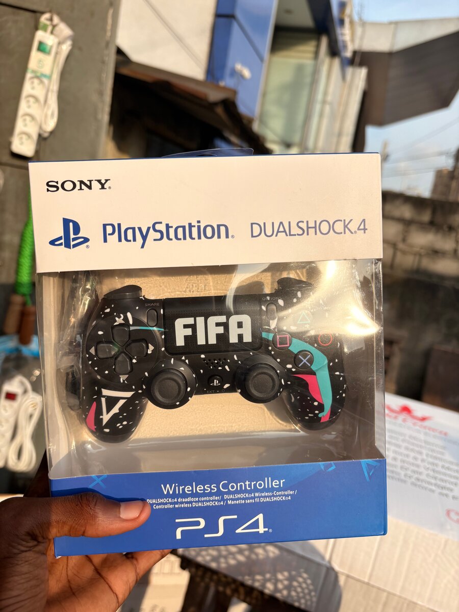 Manette DualShock 4 PS4 FIFA