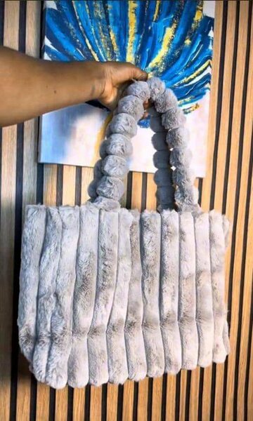 Sac peluche doux et élégant
