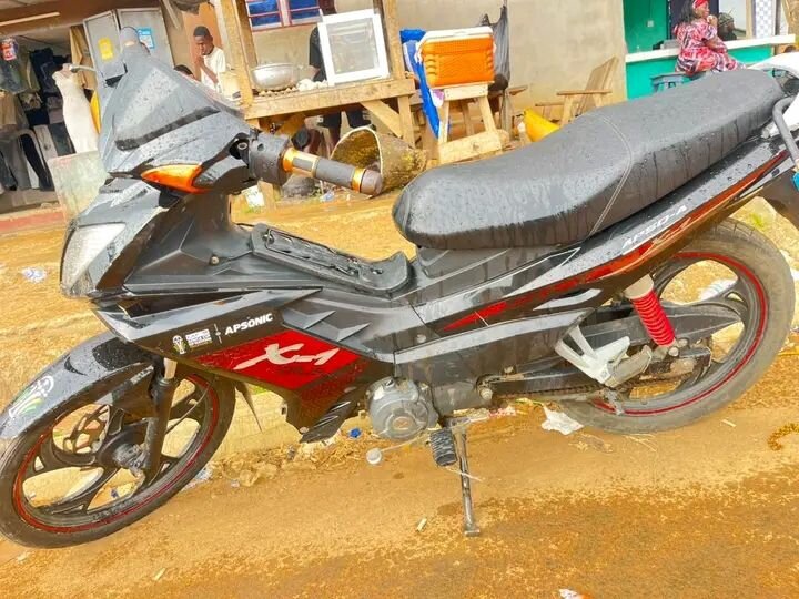 Moto sportive Apsonic