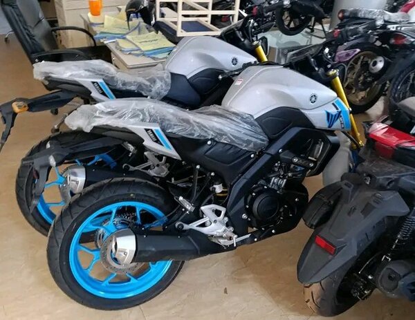 Motos sportives puissantes