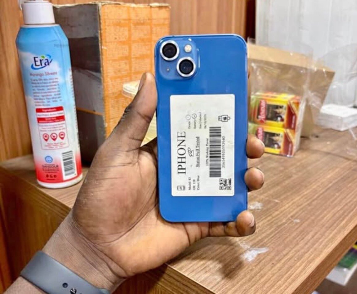 Apple iPhone 13 neuf bleu