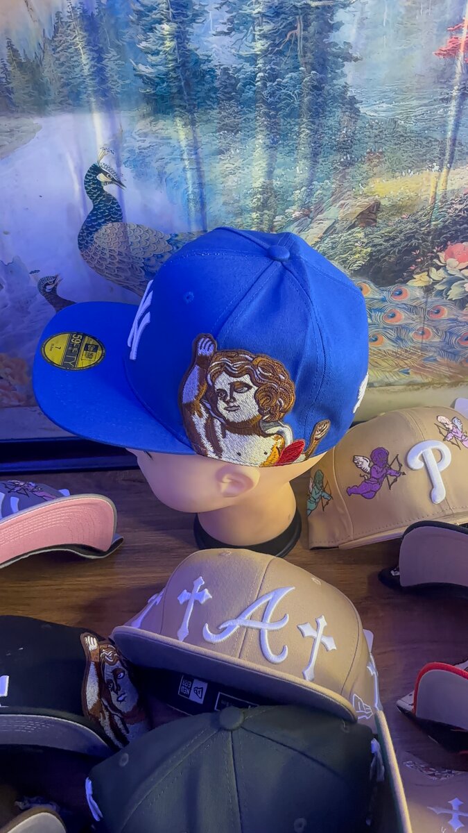 Casquette bleue brodée tendance