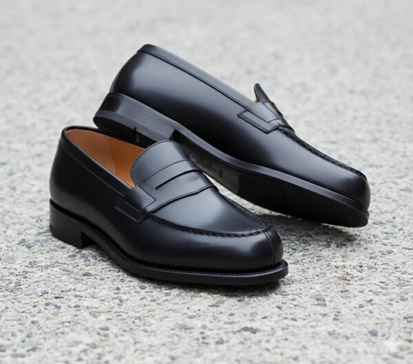 Mocassins en cuir noir élégants