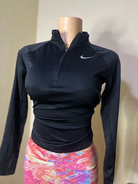 Haut de sport Nike noir