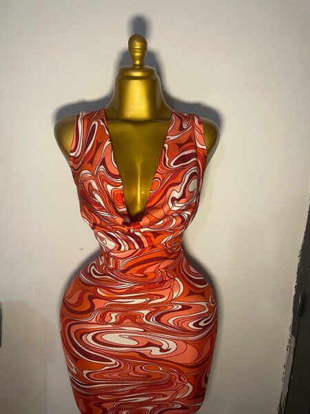 Robe moulante psychédélique