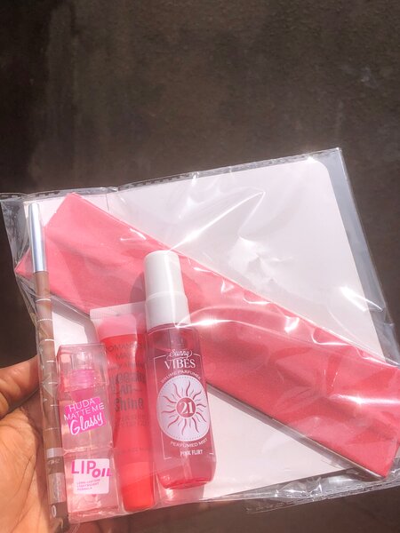 Kit beauté maquillage rose