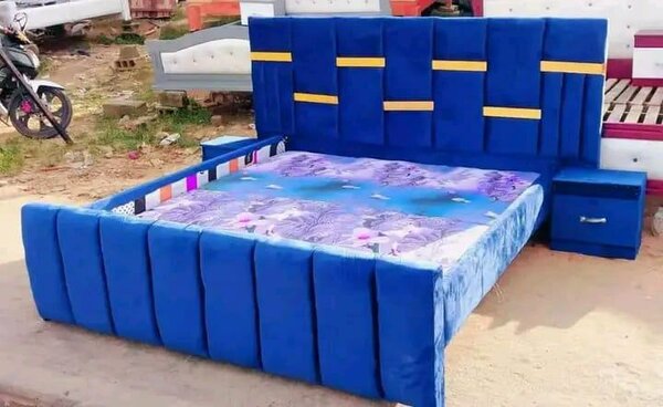 Lit double avec rangement intégré