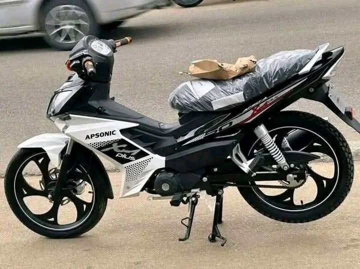 Moto Apsonic Rouge et Noire