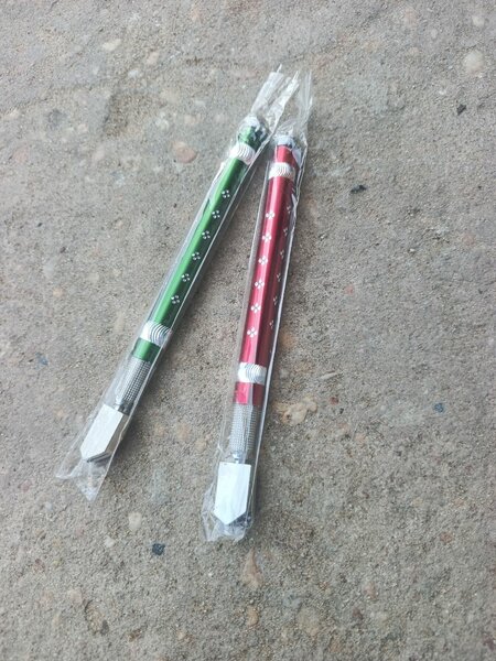 Stylos à double embout pour manucure