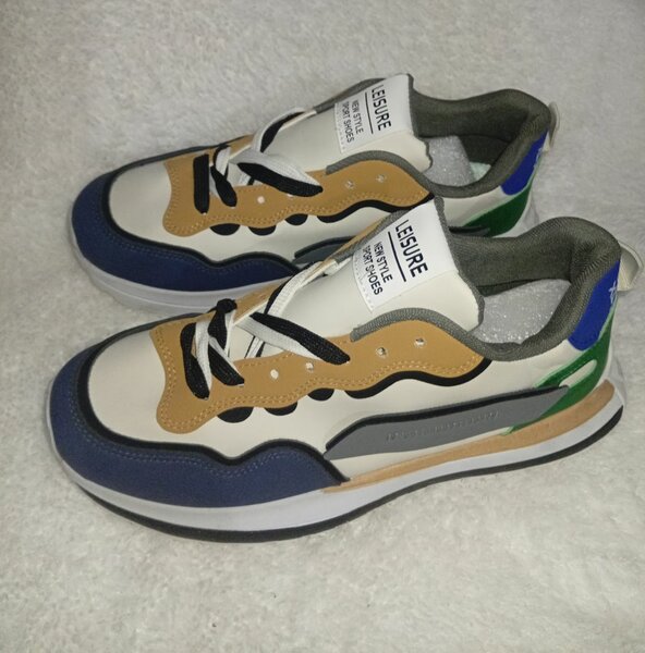 Baskets multicolores tendance