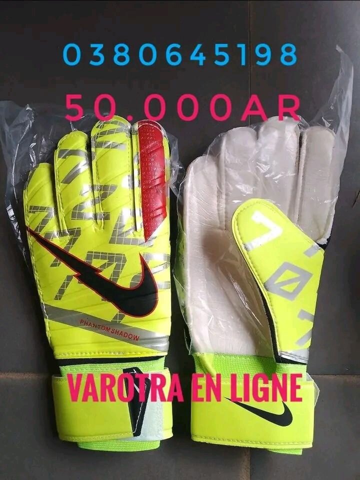 Gants de Gardien de But Nike Adidas