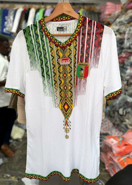 T-shirt ethnique colorée