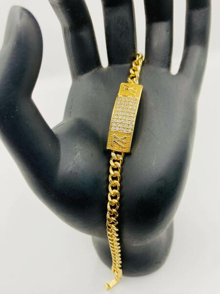 Bracelet en or avec zircons