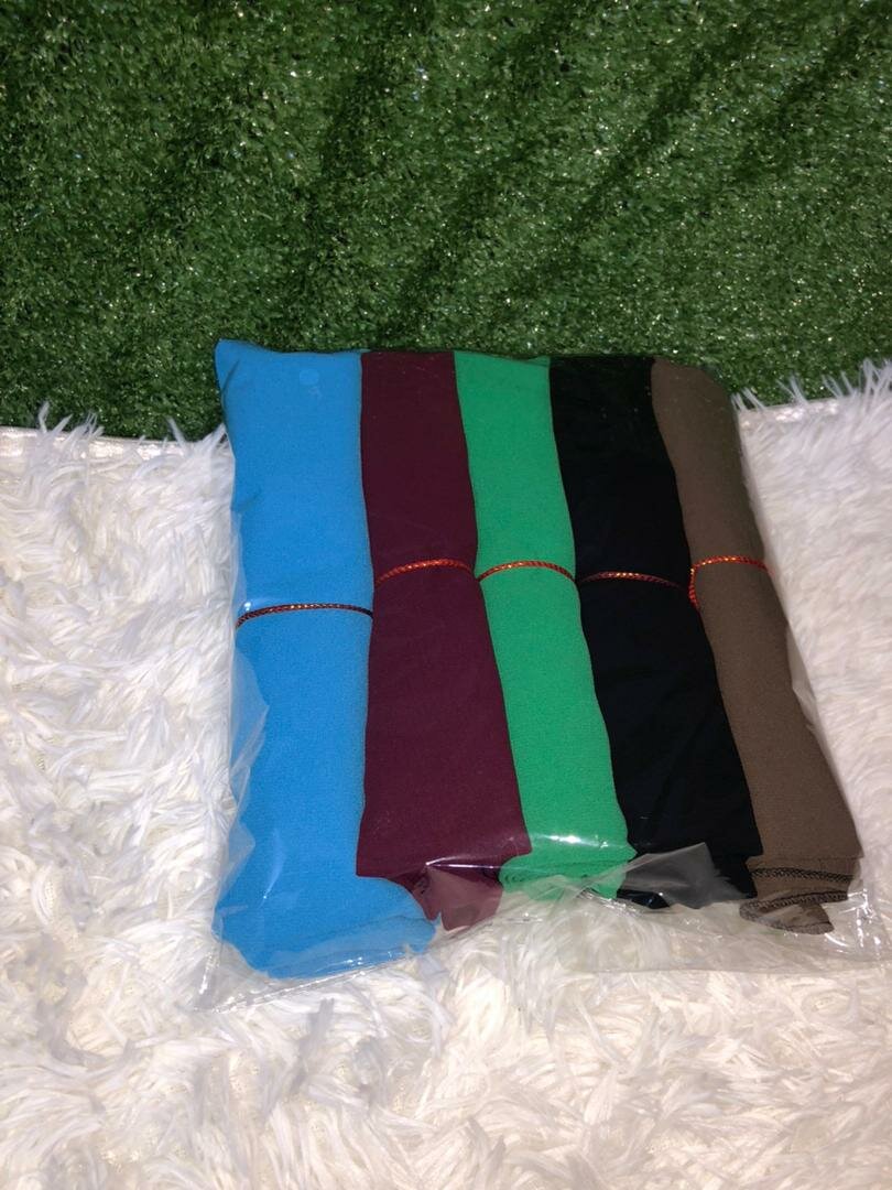 Lot de foulards colorés