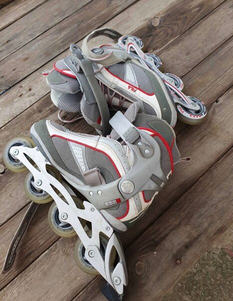 Roller en ligne réglable gris et rouge