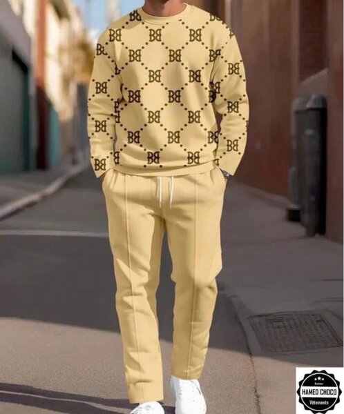 Ensemble de survêtement moderne