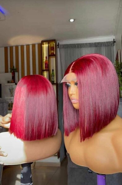 Perruque synthétique courte rouge