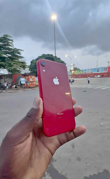 iPhone XR Rouge - Téléphone Apple