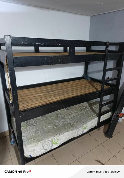 Lit superposé en bois robuste