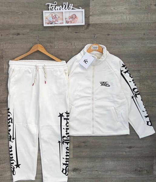 Ensemble de survêtement style urbain