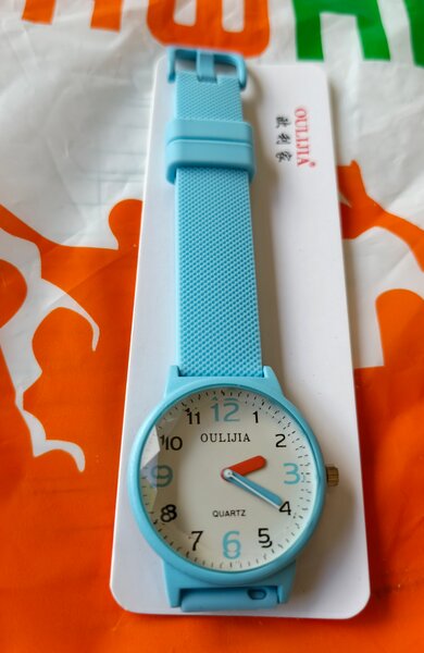 Montre Quartz Bleu Clair