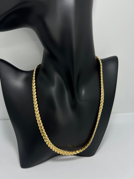 Collier chaîne torsadée dorée