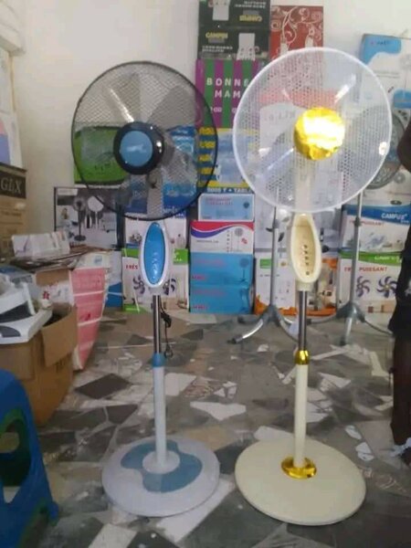 Ventilateur sur pied moderne