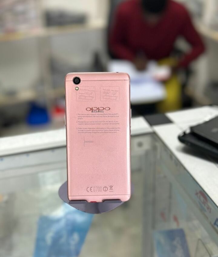 Oppo A83 - Téléphone portable