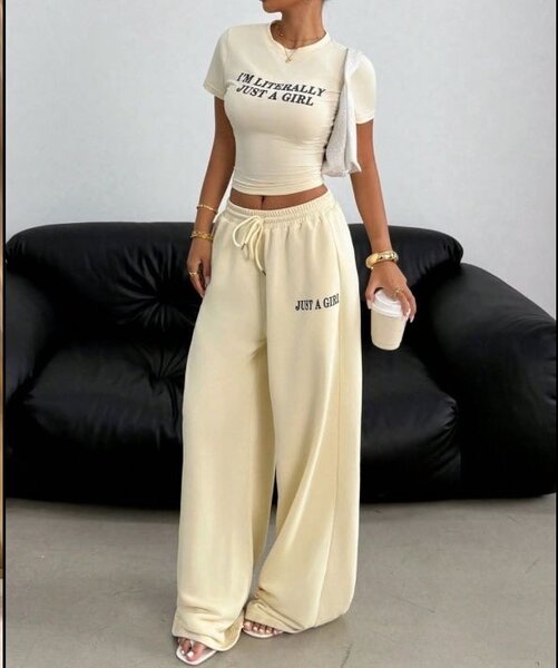 Ensemble survêtement et crop top blanc pour femme