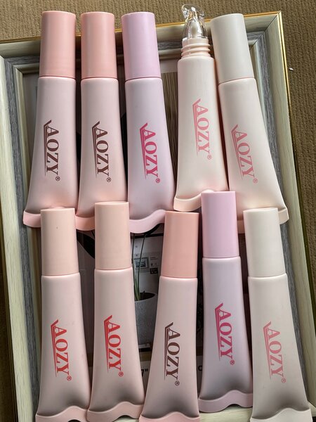 Lip gloss teinté AOZY