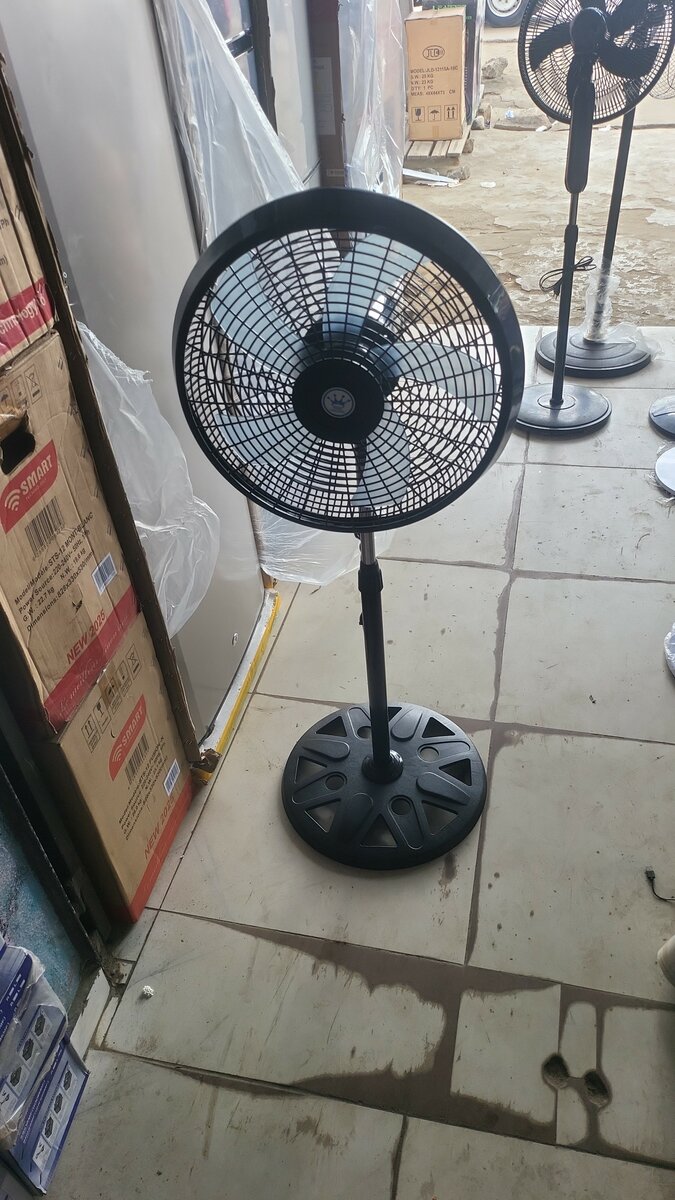 Ventilateur sur pied réglable