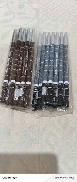 Crayons à sourcils imperméables