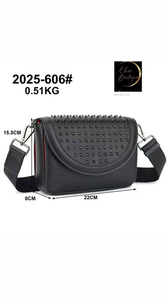 Sac à bandoulière clouté