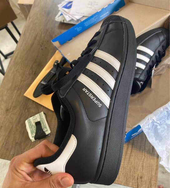 Chaussures Adidas Superstar noires