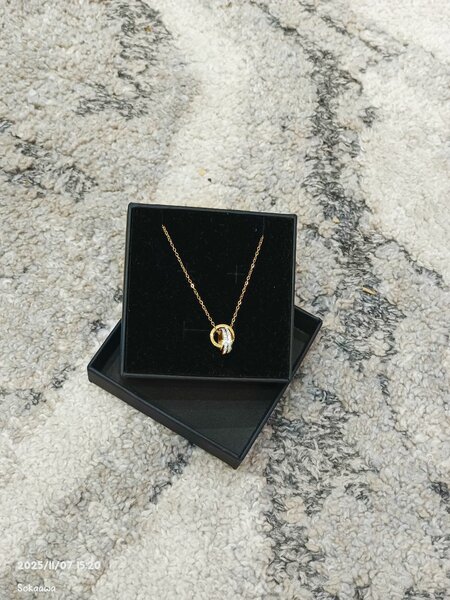 Collier élégant doré