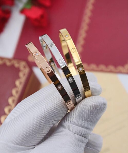 Bracelet en acier cartier