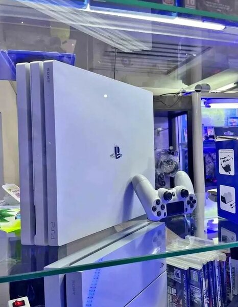 Console PS4 Slim Blanche