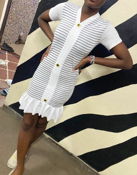 Robe courte élégante pour femme