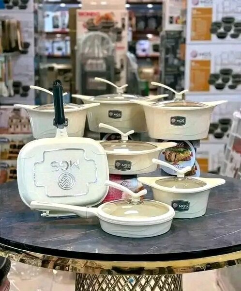 Ensemble de casseroles élégantes